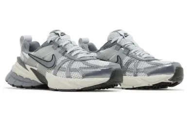 Nike V2K Run 'Pure Platinum Wolf Grey'