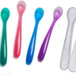 MAMAJOO 2x FEEDING SPOONS & STORAGE BOX (Assorted 5 Colours)