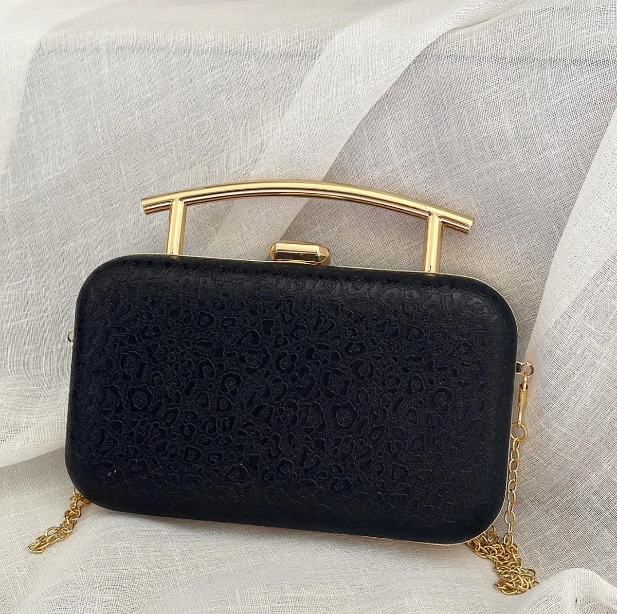 Black Château Clutch