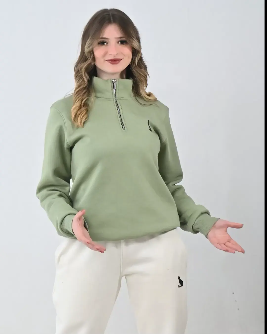 Half-zip-sweatshirt مش مجرد هودي… ده راحة طول اليوم. قطن 100% ميلتون كومباكت تقيل وثابت، ضد الوبرة والانكماش. ✔ ضمان سنة ✔ معاينة قبل الاستلام ✔ دفع عند الاستلام أو فيزا