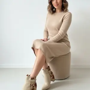 Boot featuring a trendy cow R-506