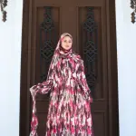 FUCHSIA STROKES PRINT DRESSY SATIN ISDAL