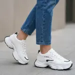 Sneakers with a different streamlined sole L-7