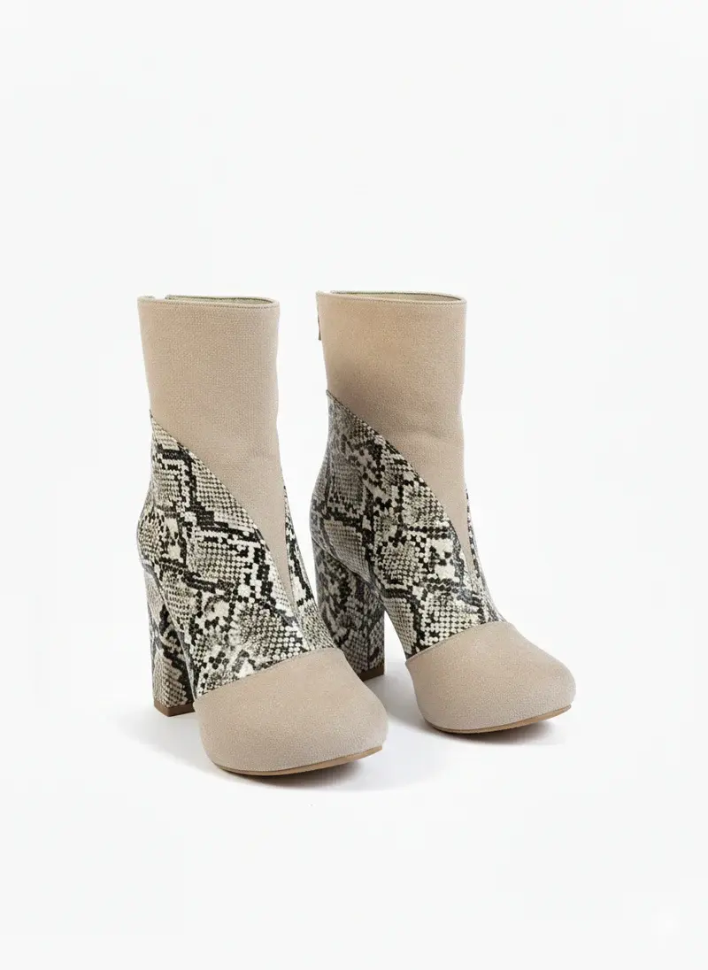 Half-boot suede in Lazar leather B-35