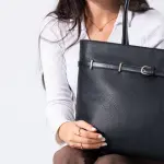 Classic Belt Detail Tote-black