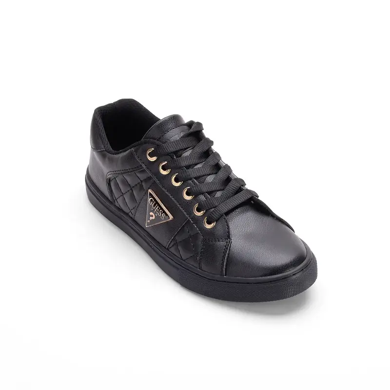 Flat sneakers from the distinctive designs of Guess GS-1