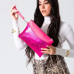 Metallic Texture Clutch-pink