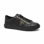 Flat sneakers from the distinctive designs of Guess GS-1