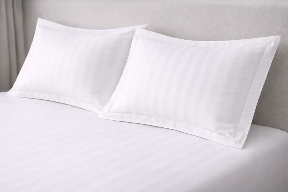 Agha Home Essential Comfort Microfiber Pillowcases White Stripe (2PCS)