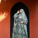 EXOTIC PAISLEY PRINT SATIN MALHAFA ISDAL