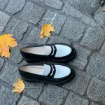 Monochrome loafers black/white