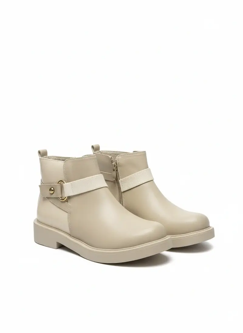 Boot with an elegant round buckle B-3