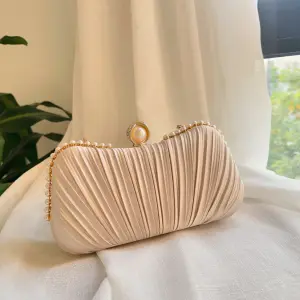 Rose Amara Clutch