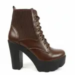 Wide-heeled boot with a stylish design B-26