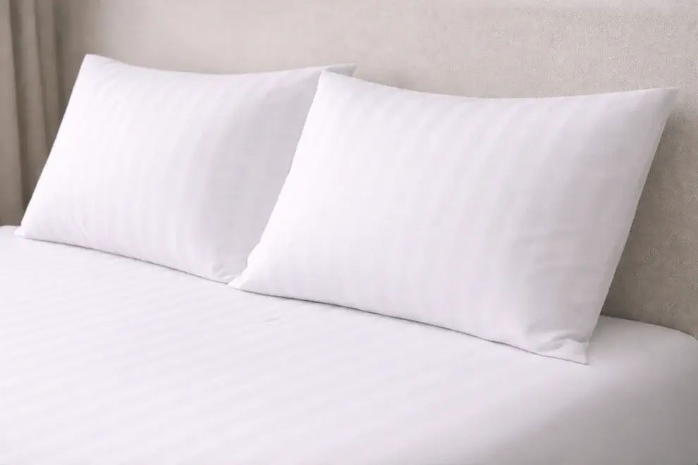Agha Home Essential Comfort Microfiber Pillowcases White Stripe (2PCS)