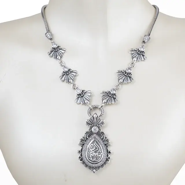 NECKLACE الرضا لمن يرضي