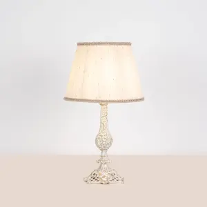 New Classic Table Lamp NCA68
