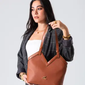 V-Cut Shoulder Bag-camel