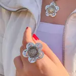 خاتم فضه عربي علي شكل ورده فري سايز