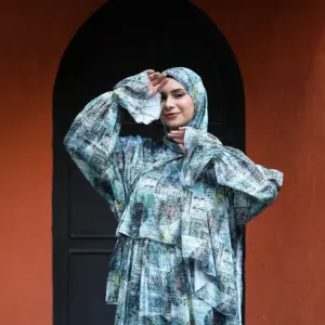 BAROQUE LAGOON PRINT DRESSY SATIN ISDAL