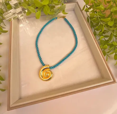 Aura Thread Necklace