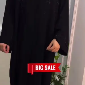 Luxury Black Embroidered Abaya
