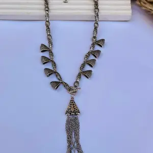 Arabic tassel