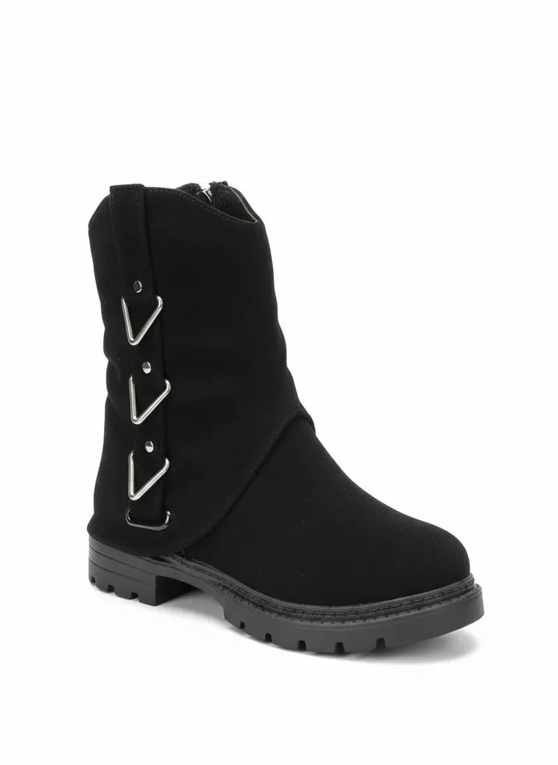Boot designed with distinctive side buckle B-60