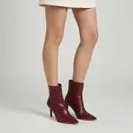 chic ankle boot with a sleek design R-903