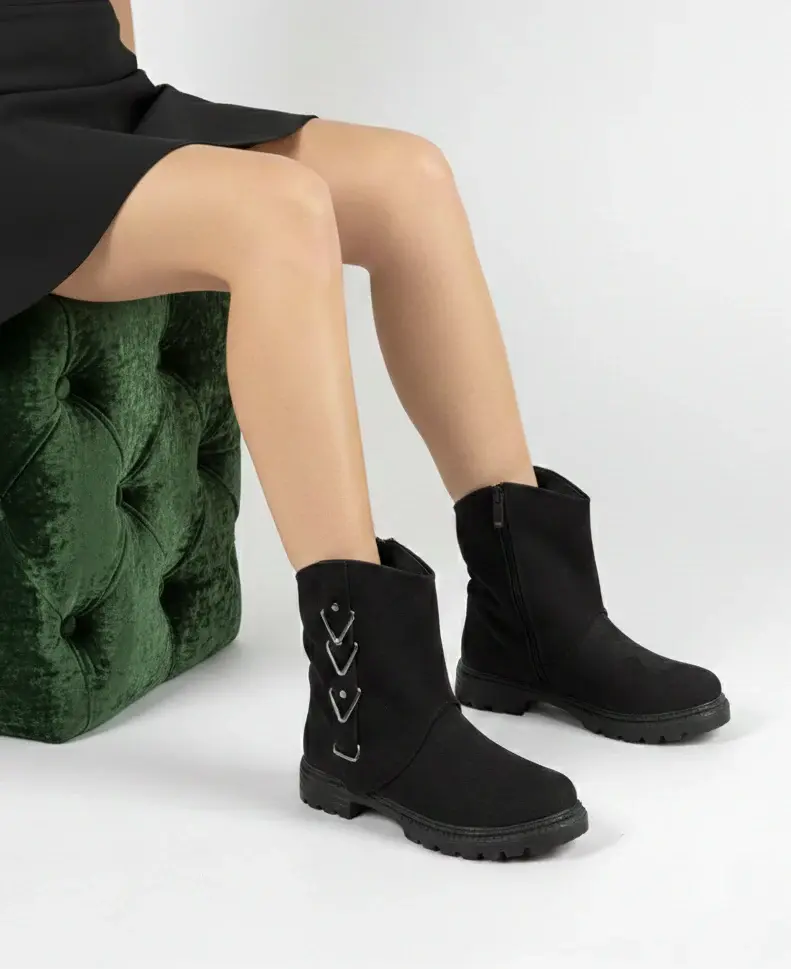 Boot designed with distinctive side buckle B-60