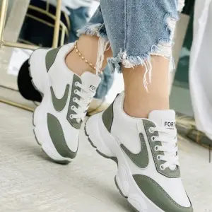 Luxurious and Striking Casual Sneaker L-22