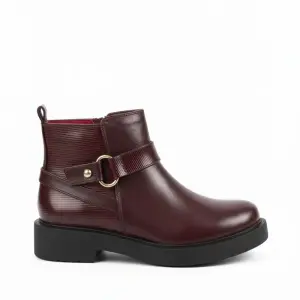 Boot with an elegant round buckle B-3