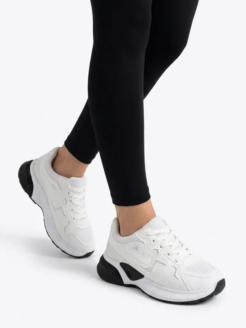 Dynamic Plus Performance Sneaker L-15