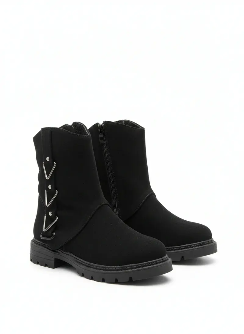 Boot designed with distinctive side buckle B-60