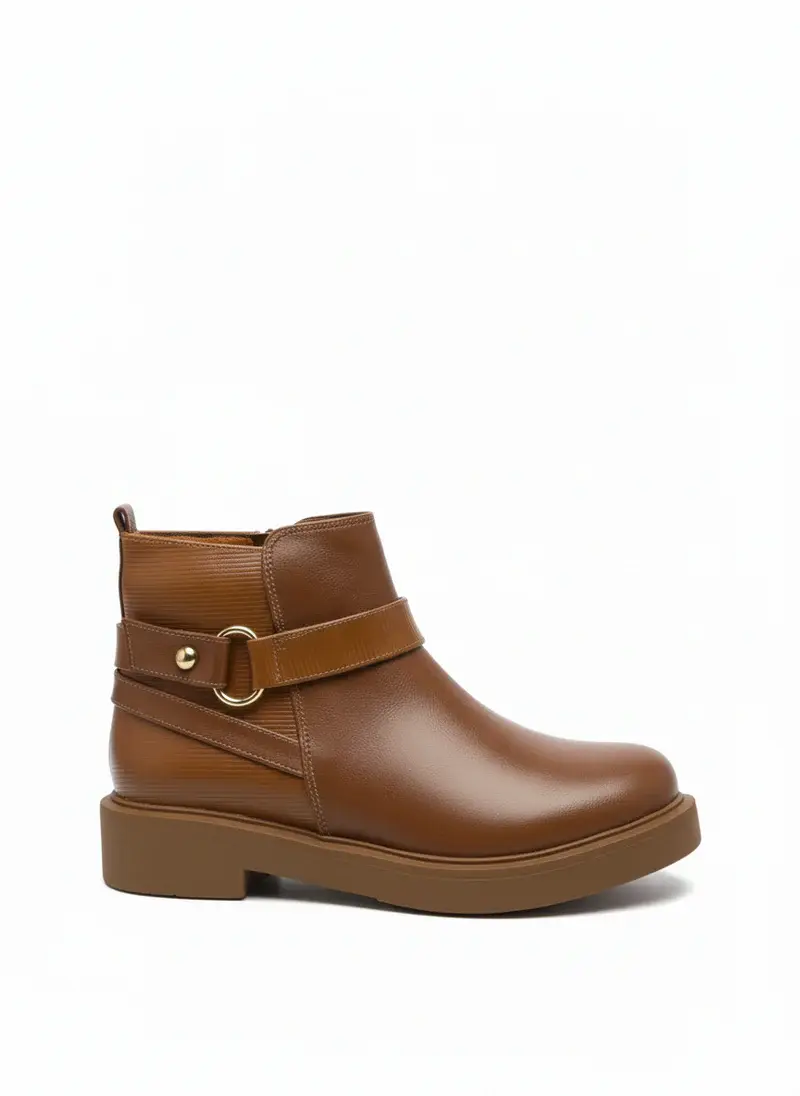 Boot with an elegant round buckle B-3