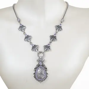 NECKLACE الرضا لمن يرضي