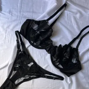 Lily Bloom Lace Set