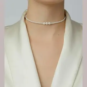 Elegant Pearl Choker Necklace