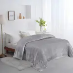 Flannel Fleece Throw Blanket (Gray)